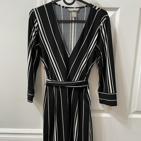 H&M striped V-neck dress size XS - Picture 3 of 3